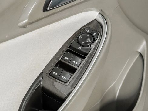 Used 2016 Chevrolet Malibu LT image 41