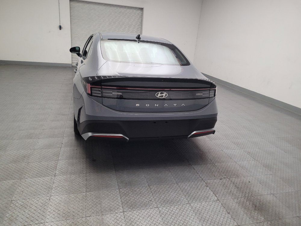 Used 2025 Hyundai Sonata SE FWD image 6