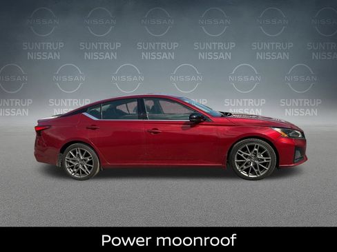Certified 2024 Nissan Altima 2.0 SR FWD image 7