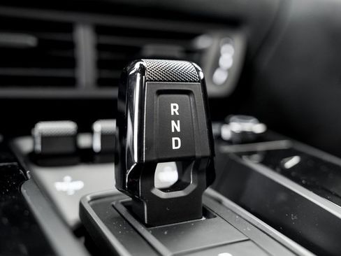 Certified 2025 Porsche 911 Carrera GTS image 22