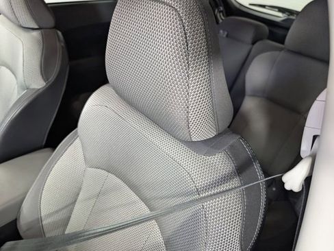 Used 2024 Subaru Crosstrek 2.0i Premium image 17