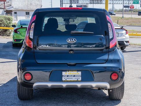Used 2018 Kia Soul + image 6