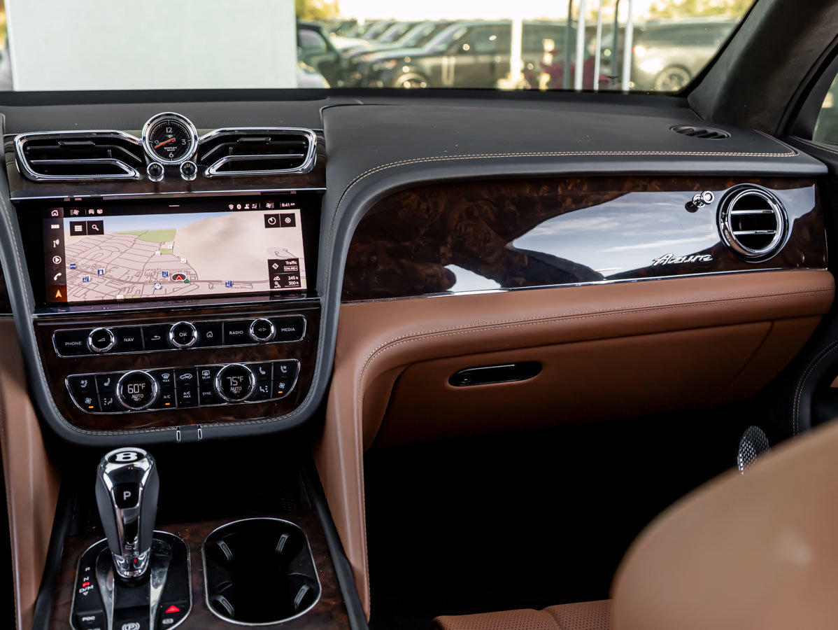 Used 2023 Bentley Bentayga Plug-In Hybrid AWD/4WD image 26