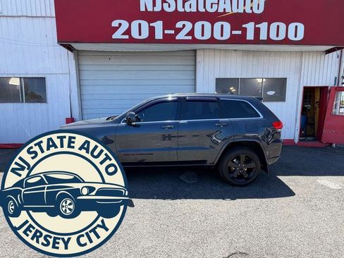 Used 2015 Jeep Grand Cherokee Altitude AWD/4WD image 2