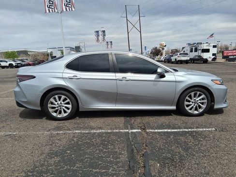 Used 2021 Toyota Camry LE image 9