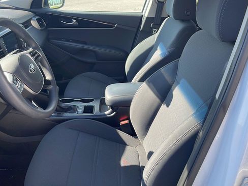 Used 2020 Kia Sorento LX AWD/4WD image 8