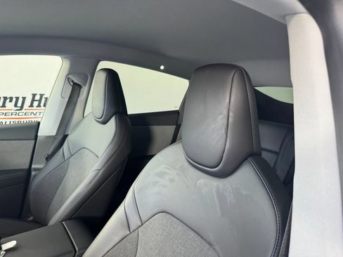 Used 2026 Tesla Model Y AWD image 9