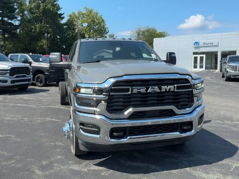 New 2026 RAM 3500 Tradesman w/ Chrome Appearance Group A AWD/4WD image 9