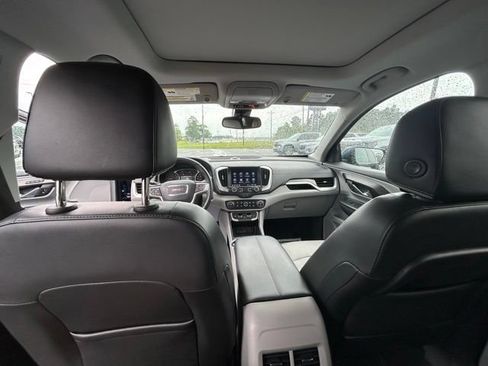 Used 2024 GMC Terrain SLT AWD/4WD image 10