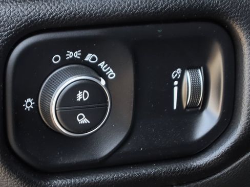 Used 2024 RAM 3500 Big Horn AWD/4WD image 21