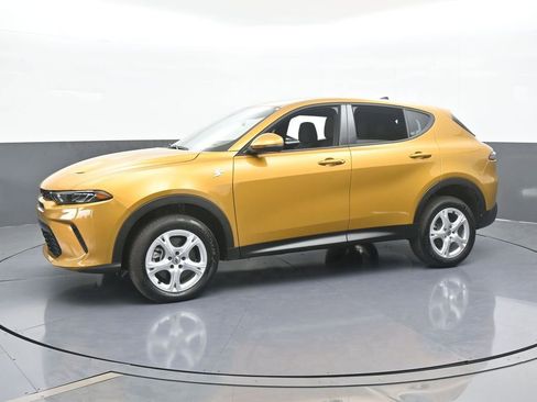 Used 2024 Dodge Hornet GT image 2