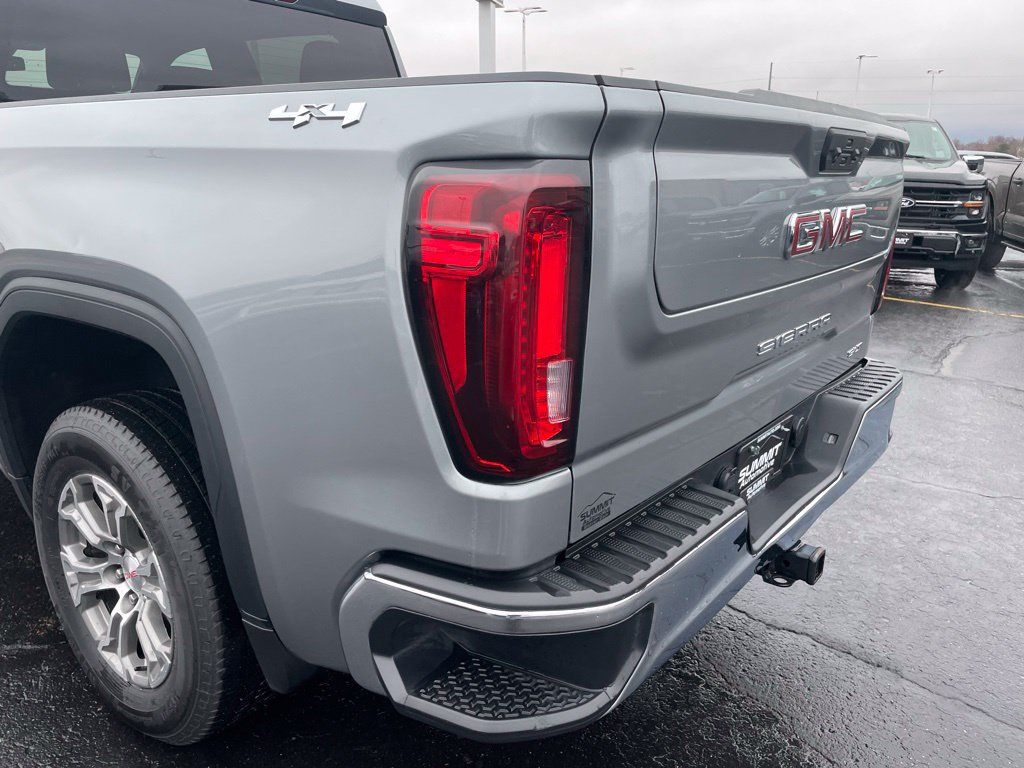 Used 2025 GMC Sierra 1500 SLT AWD/4WD image 41