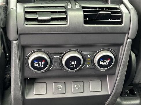 Used 2025 Land Rover Defender 130 X-Dynamic SE AWD/4WD image 16