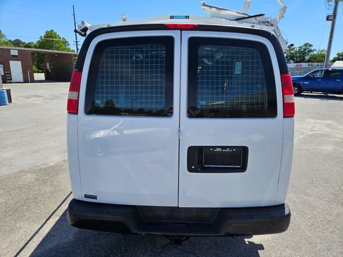 Used 2015 Chevrolet Express 2500 RWD image 5