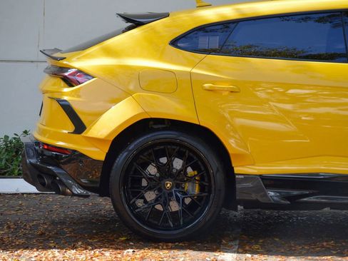 Used 2021 Lamborghini Urus Sport Utility 4D image 18