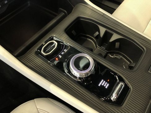 New 2026 Jeep Cherokee Limited image 19