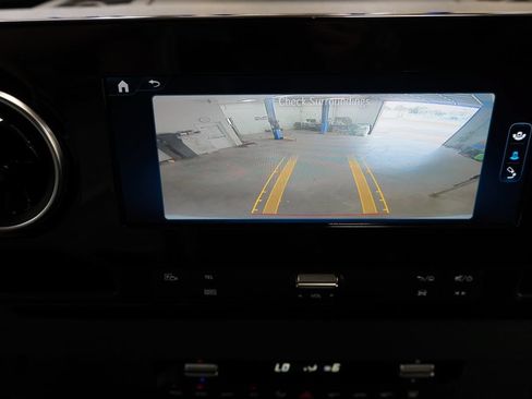 Used 2025 Mercedes-Benz Sprinter 2500 image 41