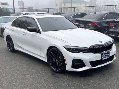 Used 2022 BMW 330i Sedan w/ M Sport Package image 19