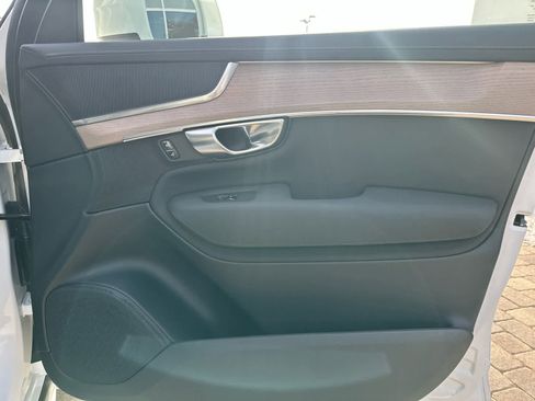 Used 2025 Volvo XC90 B6 Plus image 42