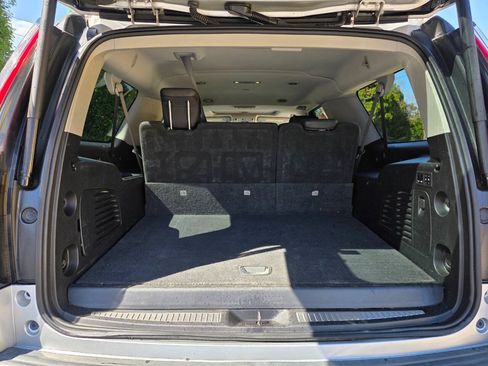 Used 2019 Cadillac Escalade ESV Luxury AWD/4WD image 48