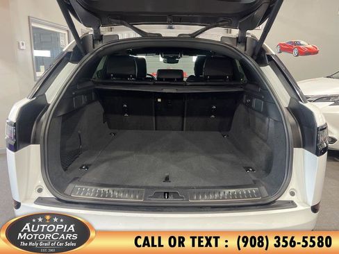 Used 2025 Land Rover Range Rover Velar Dynamic SE image 19