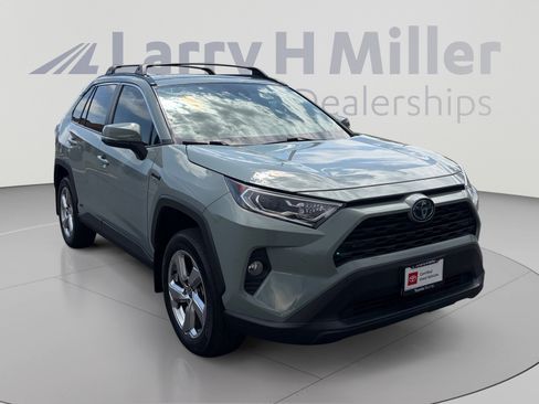 Used 2021 Toyota RAV4 XLE Premium AWD/4WD image 7