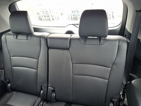 Used 2022 Honda Pilot Special Edition image 11