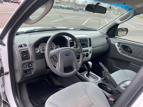 Used 2006 Ford Escape 4WD Hybrid image 10