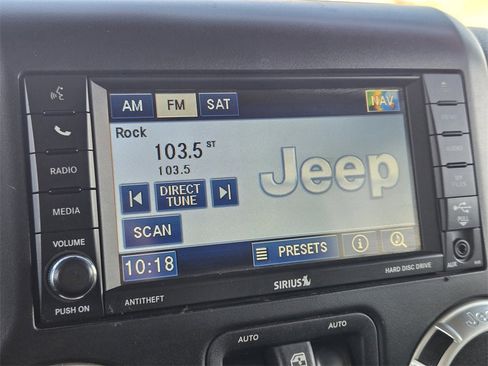 Used 2012 Jeep Wrangler Unlimited Sahara w/ Connectivity Group image 9