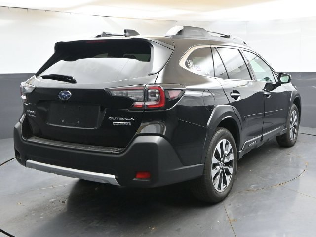Used 2024 Subaru Outback Touring AWD/4WD image 5