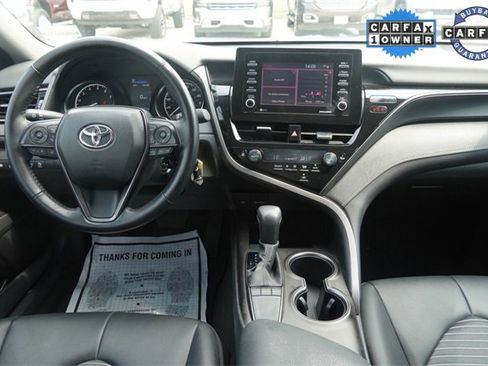 Used 2024 Toyota Camry SE image 12