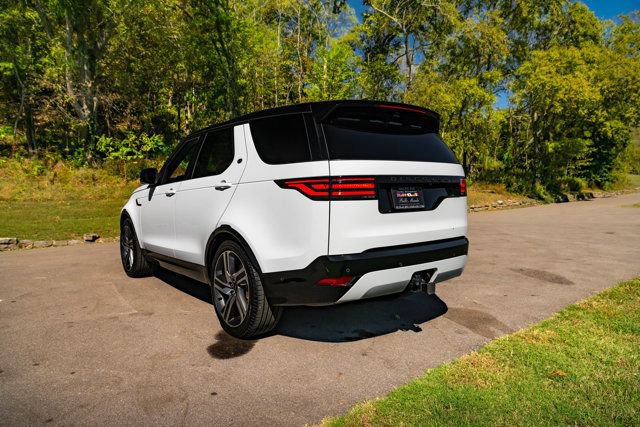 Used 2024 Land Rover Discovery Dynamic SE AWD/4WD image 9
