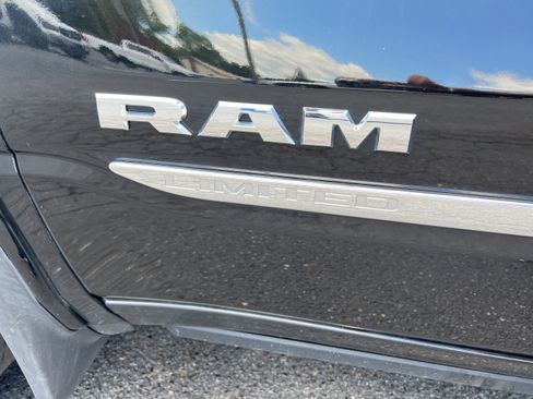 Used 2025 RAM 1500 Limited AWD/4WD image 7