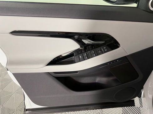 Used 2026 Land Rover Range Rover Evoque S AWD/4WD image 14