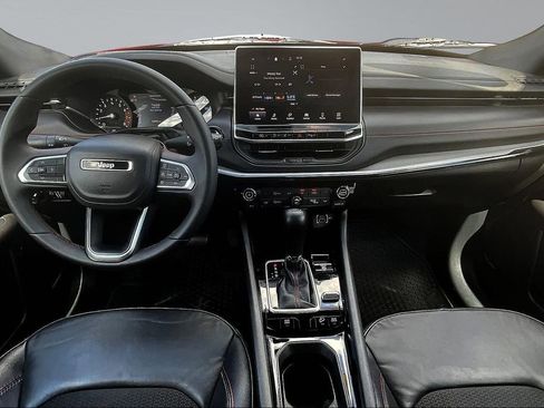Used 2025 Jeep Compass Trailhawk AWD/4WD image 8
