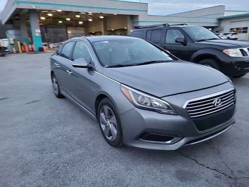 Used 2017 Hyundai Sonata Plug-In Hybrid image 4