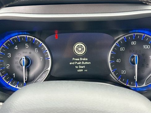 Used 2026 Chrysler Pacifica Select image 13