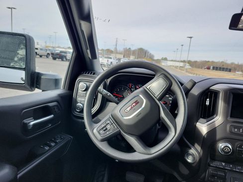 New 2026 GMC Sierra 2500 Pro image 8