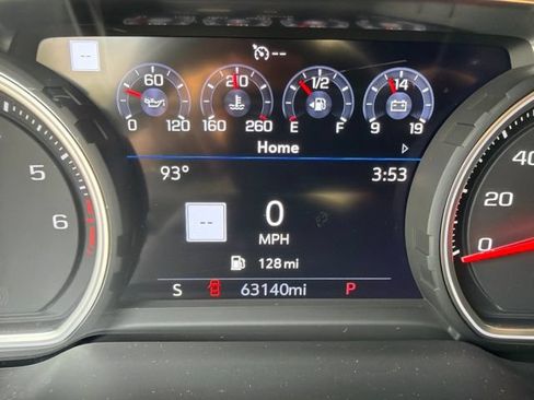 Used 2021 Chevrolet Tahoe Premier RWD image 2