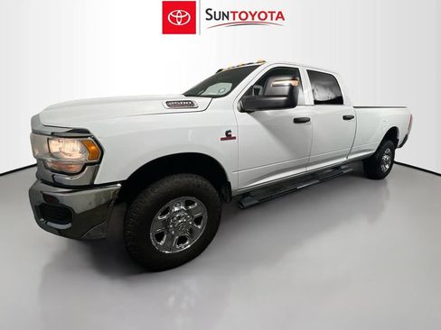 Used 2024 RAM 2500 Tradesman w/ Chrome Appearance Group AWD/4WD image 9