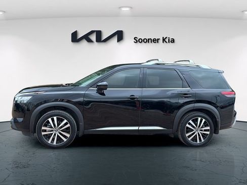 Used 2024 Nissan Pathfinder Platinum w/ Cargo Package FWD image 3