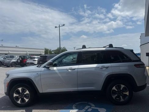 Used 2022 Jeep Grand Cherokee Limited 4xe w/ Luxury Tech Group II AWD/4WD image 26