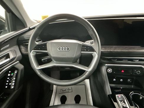 Used 2025 Audi Q5 Premium Plus w/ Premium Plus AWD/4WD image 4