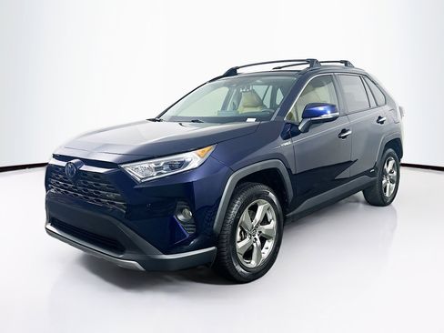 Used 2019 Toyota RAV4 Limited image 3