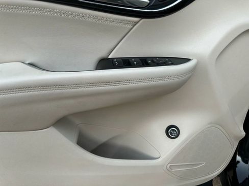 Used 2022 Buick Envision Preferred image 10