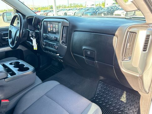 Used 2018 Chevrolet Silverado 1500 LT AWD/4WD image 18
