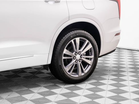 New 2025 Cadillac XT6 Premium Luxury image 32