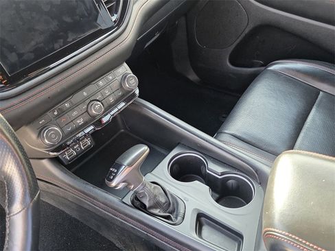Used 2024 Dodge Durango GT image 12