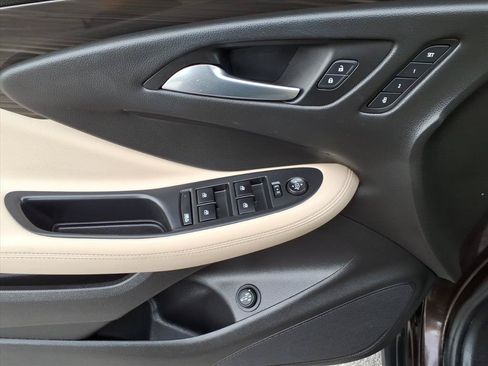 Used 2020 Buick Envision Essence FWD image 19