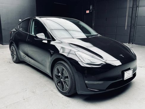 Used 2021 Tesla Model Y Long Range AWD/4WD image 9